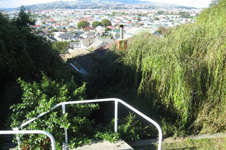 Photo of property in 35 Easther Crescent, Kew, Dunedin, 9012