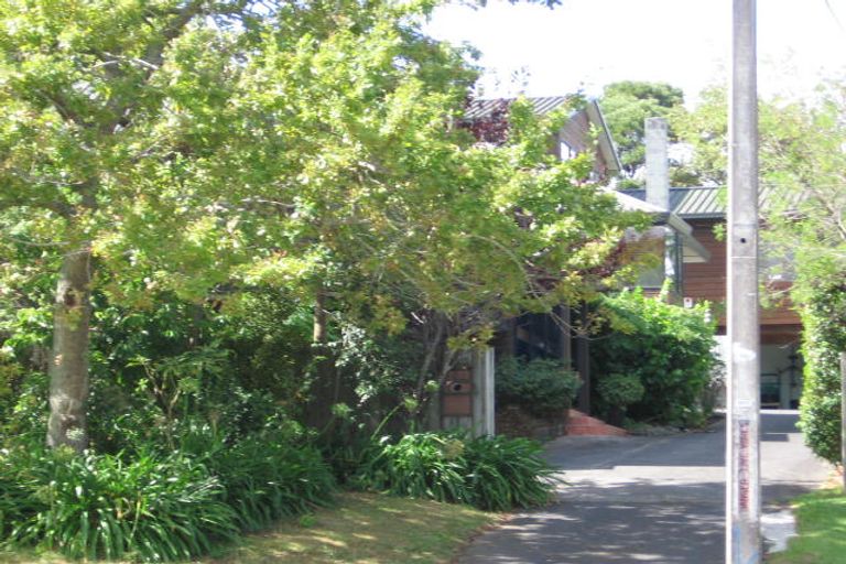 Photo of property in 1/331 Beach Road, Campbells Bay, Auckland, 0630