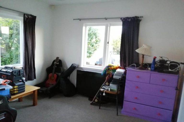 Photo of property in 165 Edmonton Road, Te Atatu South, Auckland, 0610