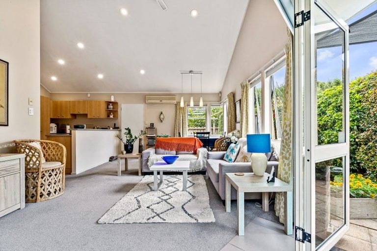 Photo of property in 2a Douglas Street, Kensington, Whangarei, 0112