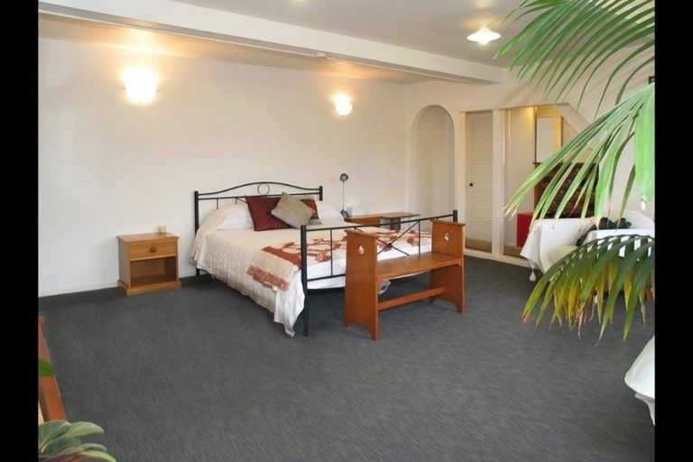 Photo of property in 139 Ruskin Road, Newlands, Wellington, 6037