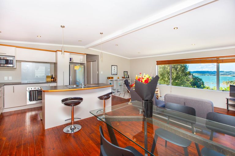 Photo of property in 15 Bay View Road, Raglan, 3225