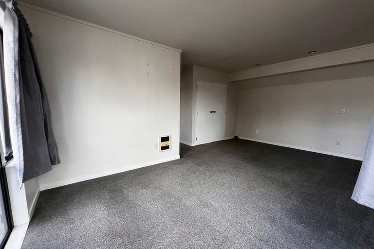 Photo of property in 3/15 Swanson Road, Henderson, Auckland, 0610