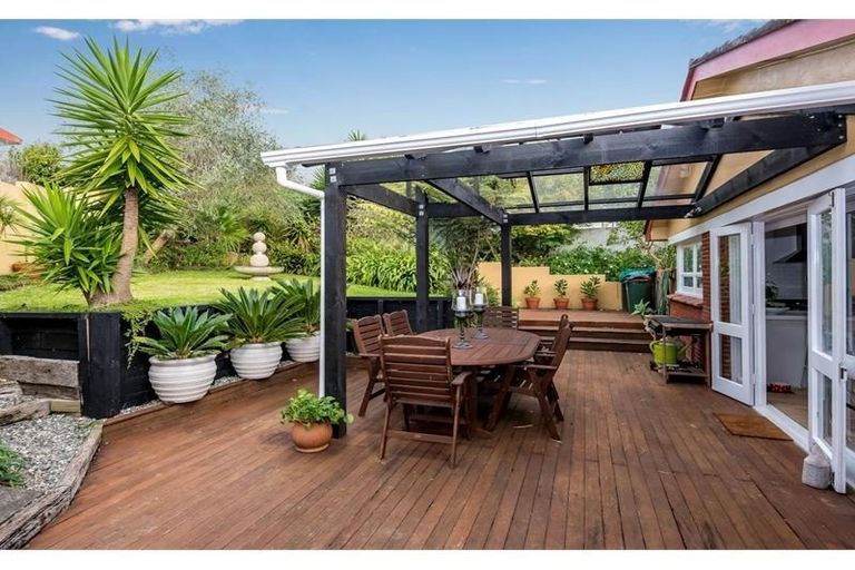 Photo of property in 29 Bert Wilson Place, Cockle Bay, Auckland, 2014