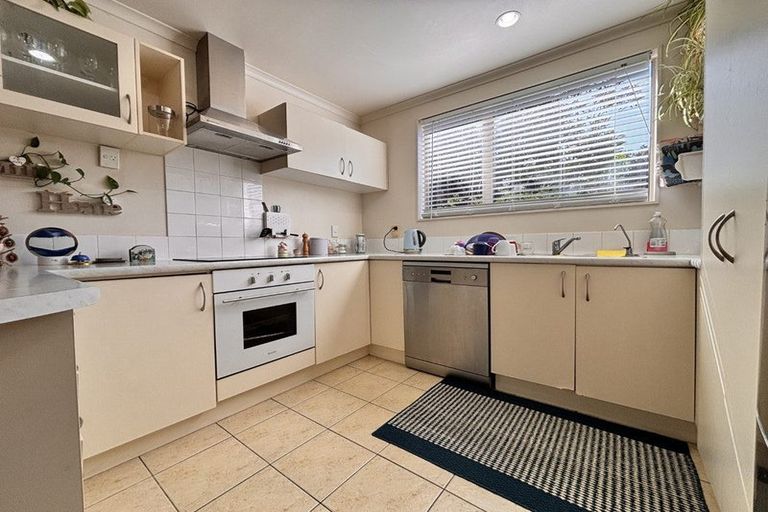 Photo of property in 25 Les Marston Place, Pukekohe, 2120