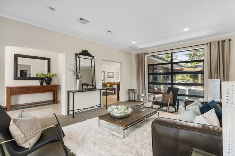 Photo of property in 105 Pine Harbour Parade, Beachlands, Auckland, 2018