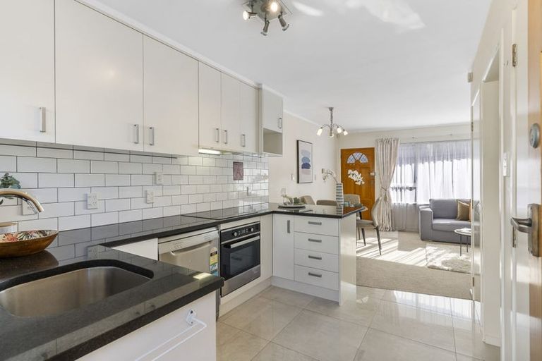 Photo of property in 4/112 Gossamer Drive, Pakuranga Heights, Auckland, 2010