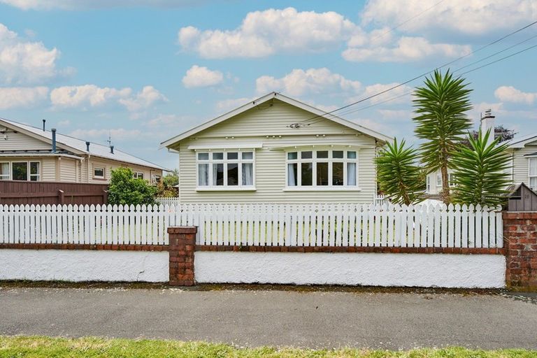 Photo of property in 19 Norton Park Avenue, Fairfield, Lower Hutt, 5011