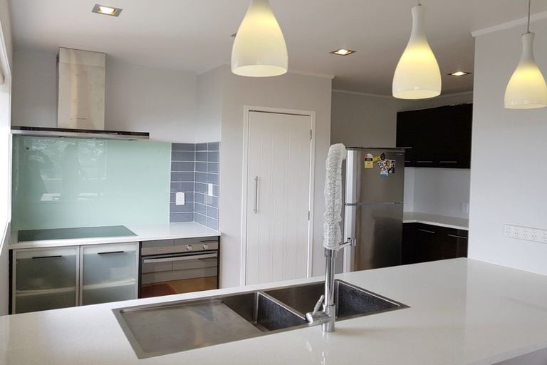 Photo of property in 1/51 Shanaway Rise, Hillcrest, Auckland, 0627