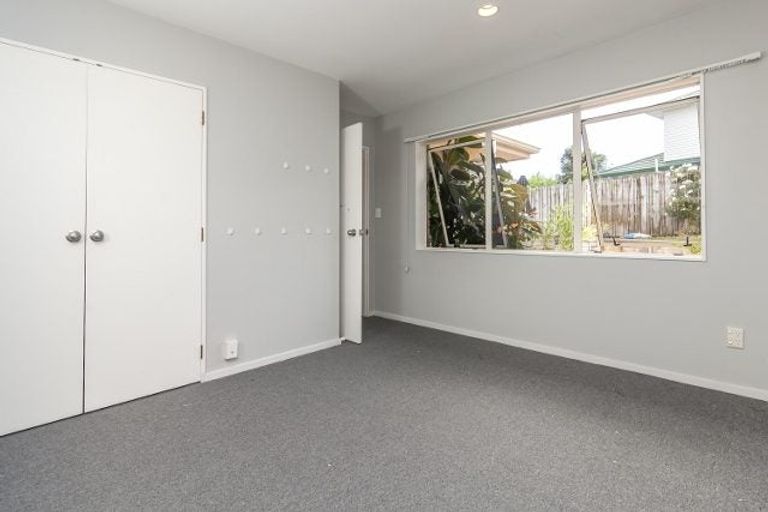 Photo of property in 14 Ribbonwood Crescent, Goodwood Heights, Auckland, 2105