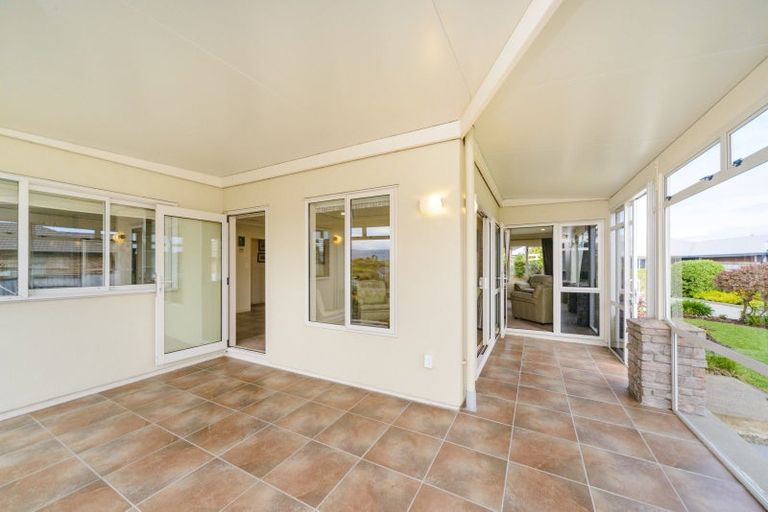 Photo of property in 1 Silkwood Place, Fitzherbert, Palmerston North, 4410