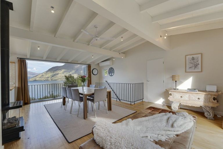 Photo of property in 6 Matau Place, Fernhill, Queenstown, 9300