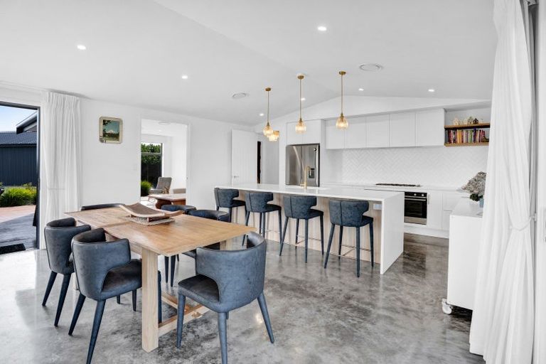 Photo of property in 956 Richmond Road, Lepperton, New Plymouth, 4373