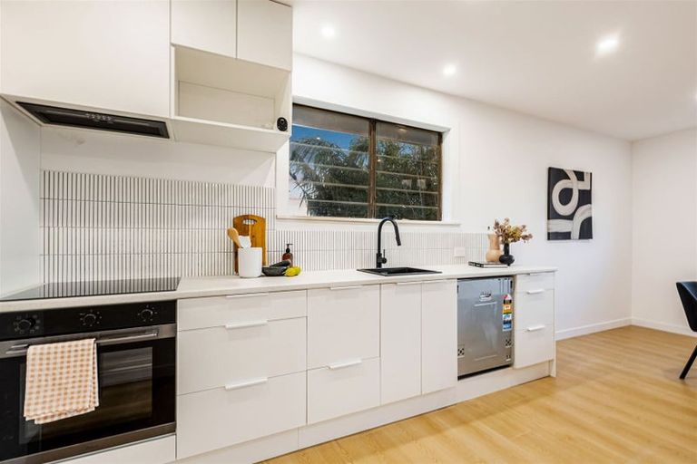 Photo of property in 31 Karaka Street, Helensville, 0800