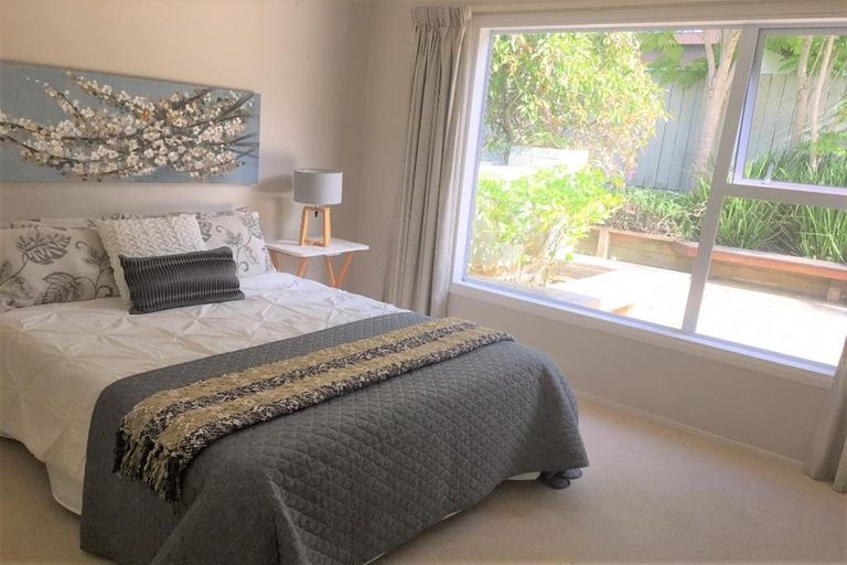 Photo of property in 50 Balmain Road, Chatswood, Auckland, 0626