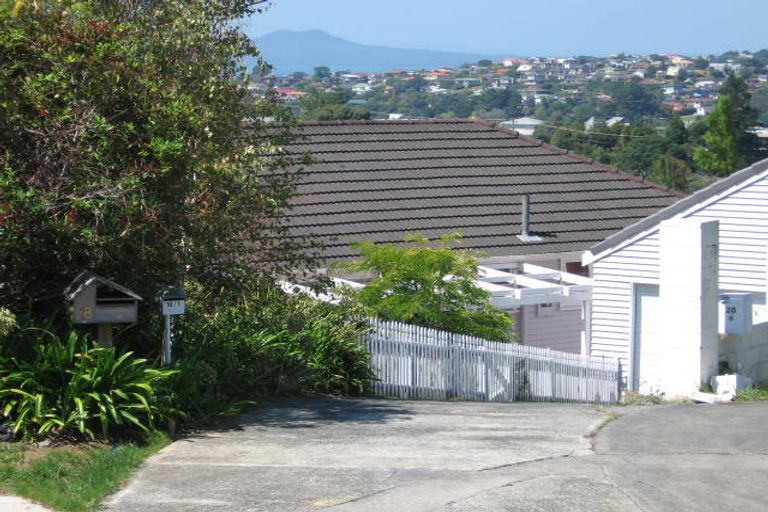 Photo of property in 1/18 Limmer Place, Browns Bay, Auckland, 0632
