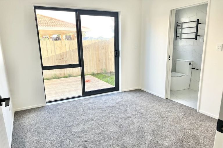 Photo of property in 2/5 Chevis Place, Pakuranga, Auckland, 2010