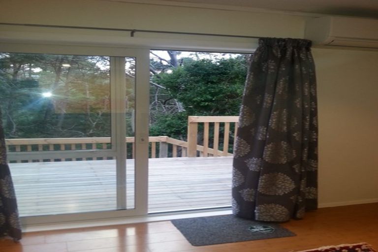 Photo of property in 5 Saddleback Rise, Murrays Bay, Auckland, 0630