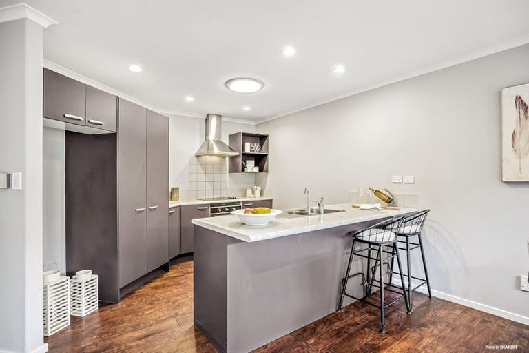 Photo of property in 25 Nimstedt Avenue, Oteha, Auckland, 0632