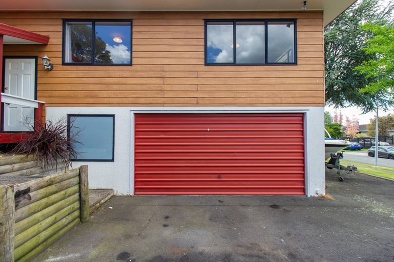 Photo of property in 33 Tawavale Street, Pukehangi, Rotorua, 3015