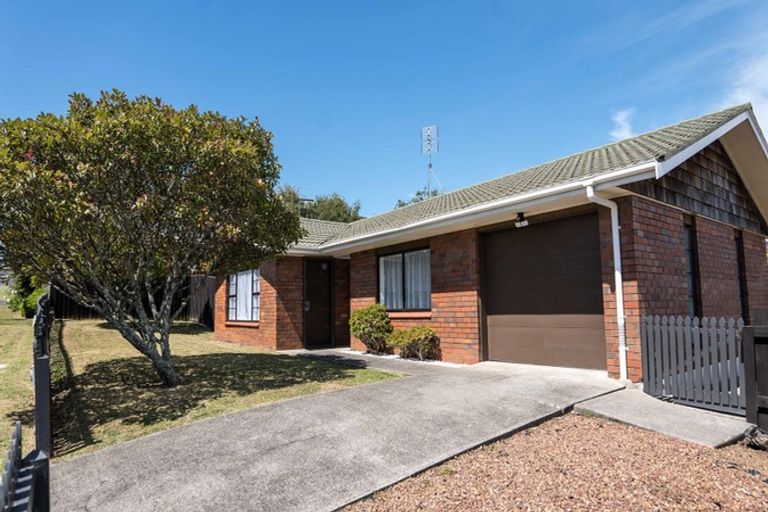 Photo of property in 4/50 Wellington Street, Howick, Auckland, 2014