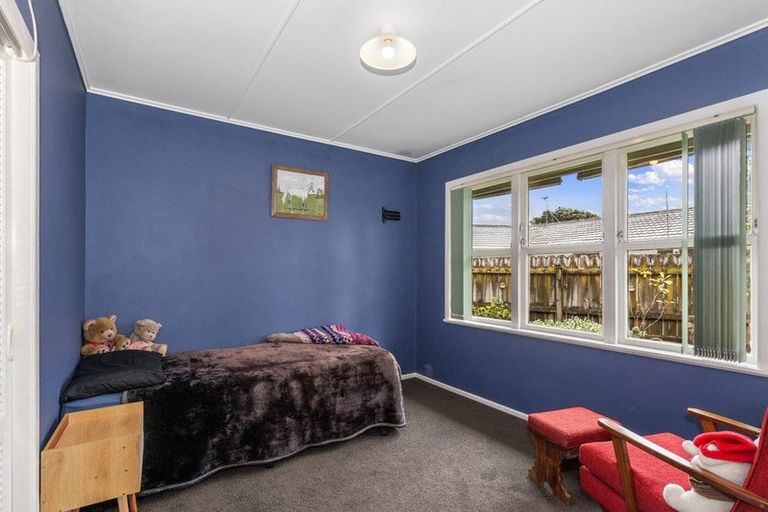 Photo of property in 83 Sturges Road, Henderson, Auckland, 0612