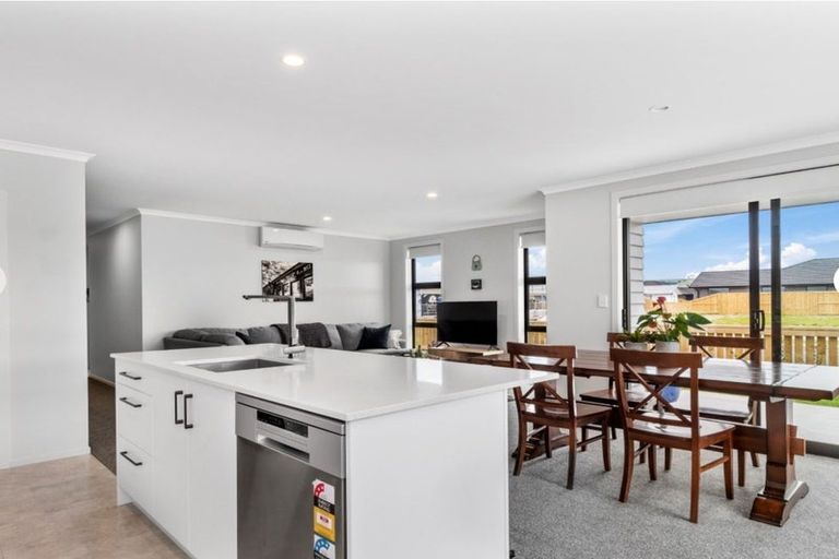 Photo of property in 1 Unicorn Lane, Papamoa, 3118