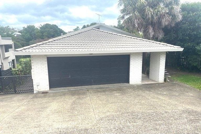 Photo of property in 9 Sandown Road, Rothesay Bay, Auckland, 0630