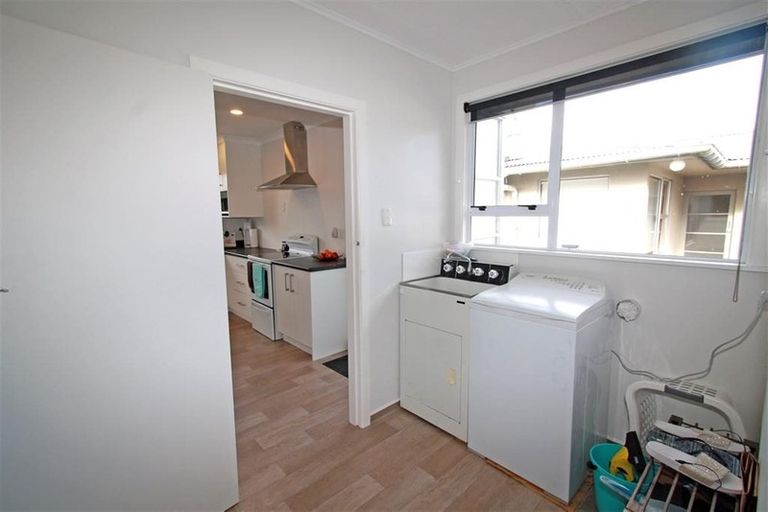 Photo of property in 42 Awanui Street, Merrilands, New Plymouth, 4312