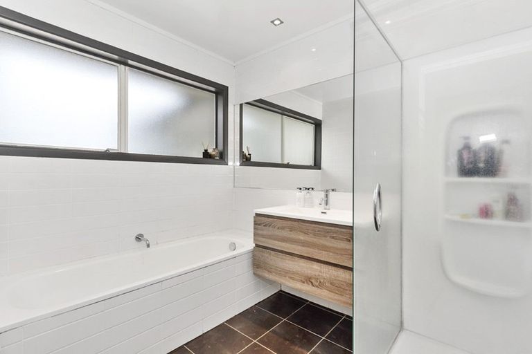 Photo of property in 27 Glen Lynne Avenue, Queenwood, Hamilton, 3210