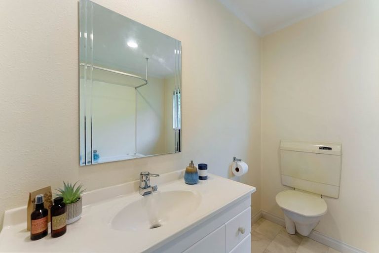 Photo of property in 105 Winara Avenue, Waikanae, 5036