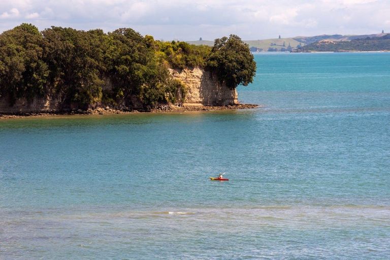 Photo of property in 37 Hawke Crescent, Beachlands, Auckland, 2018