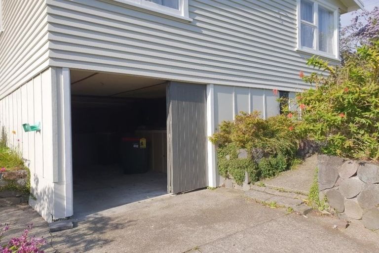 Photo of property in 6 Wiremu Place, Blagdon, New Plymouth, 4310