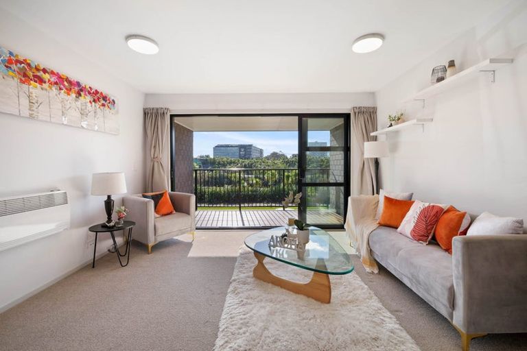 Photo of property in 27 Haroto Street, Manukau, Auckland, 2104