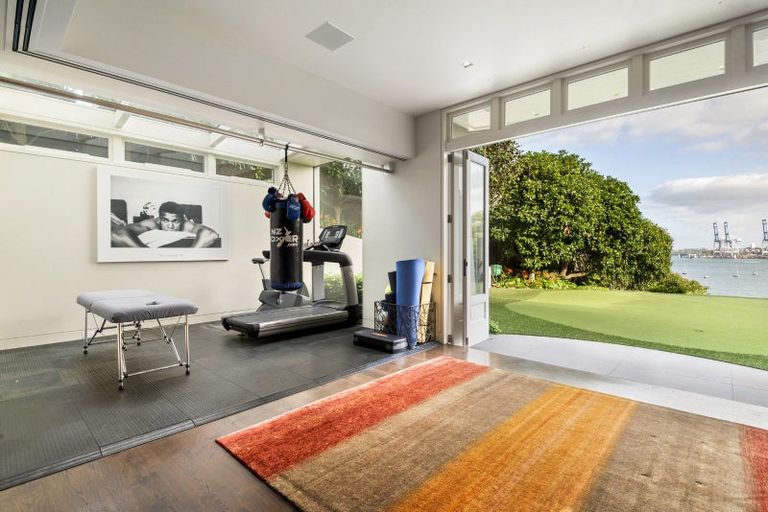 Photo of property in 21 Stanley Point Road, Stanley Point, Auckland, 0624