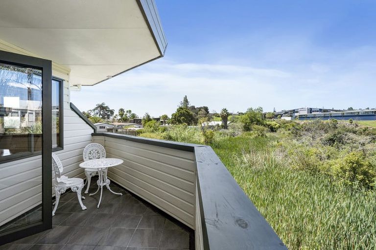 Photo of property in 70 Palmgreen Court, Stanmore Bay, Whangaparaoa, 0932