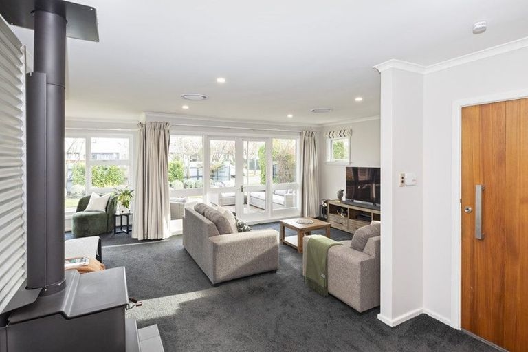 Photo of property in 21 Brent Place, Papanui, Christchurch, 8053