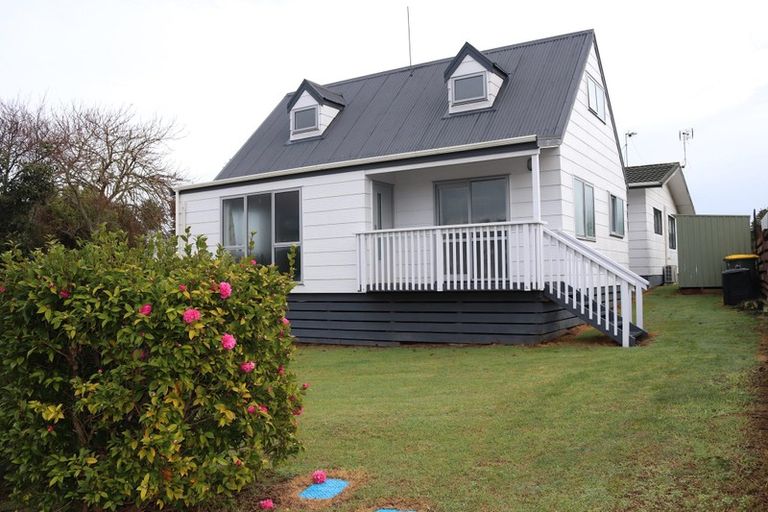 Photo of property in 7a Litchfield Place, Clarks Beach, 2122