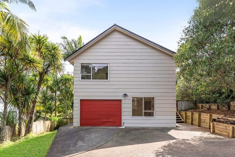 Photo of property in 3/40 Radiata Lane, Chatswood, Auckland, 0626