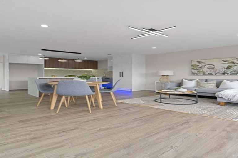 Photo of property in 6/18 Hutchinsons Road, Bucklands Beach, Auckland, 2014