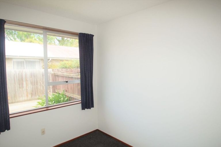Photo of property in 2/58 Mathesons Road, Phillipstown, Christchurch, 8011
