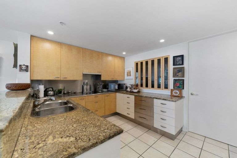 Photo of property in 1/318 Oriental Parade, Oriental Bay, Wellington, 6011