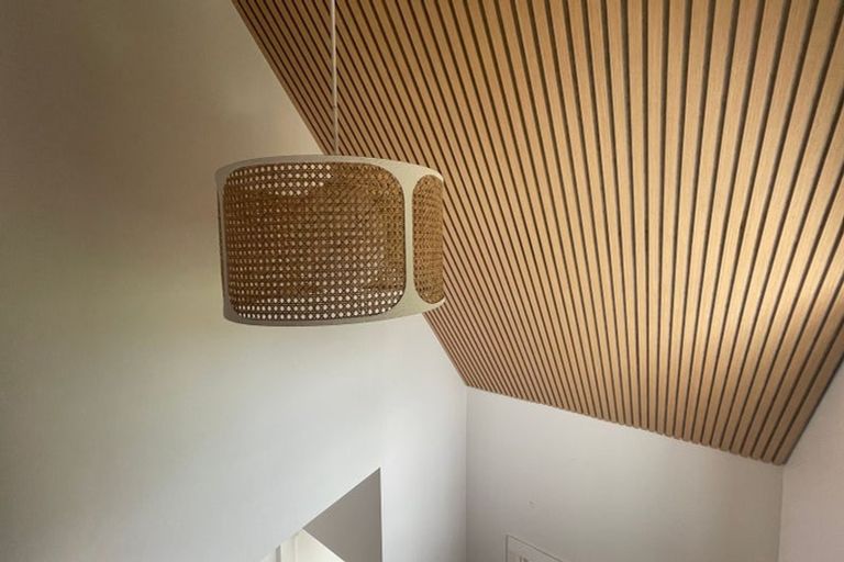 Photo of property in 44 Queens Drive, Lyall Bay, Wellington, 6022