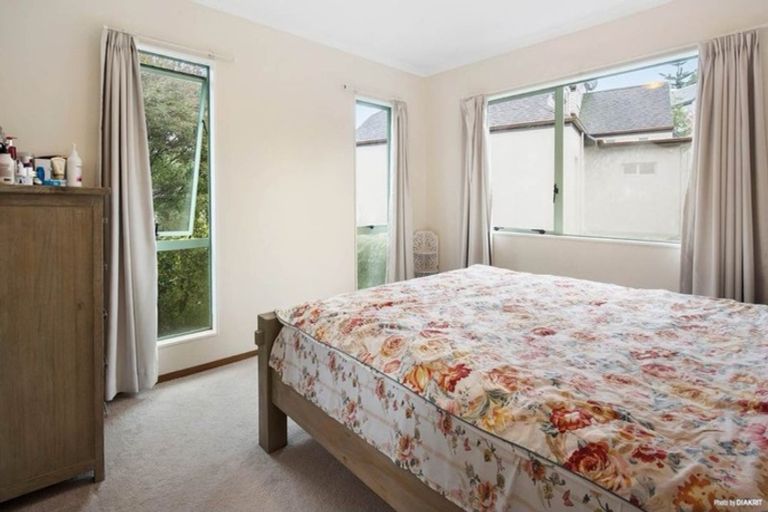 Photo of property in 17a Arirang Rise, Pinehill, Auckland, 0632