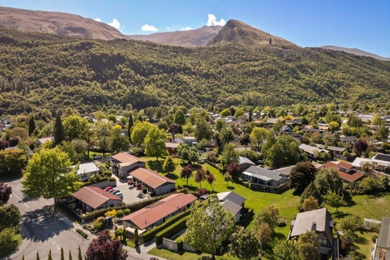 Photo of property in 8 Bracken Street, Arrowtown, 9302