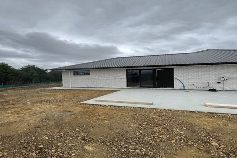 Photo of property in 10 Karaka School Lane, Karaka, Papakura, 2580