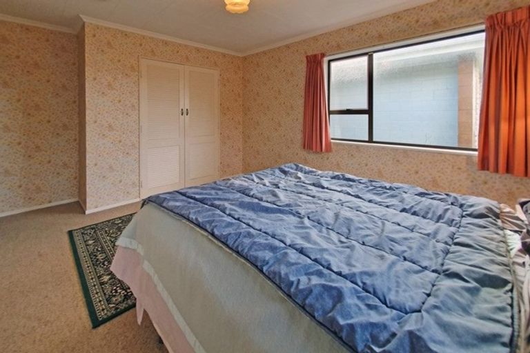 Photo of property in 15 Birdwood Avenue, Moturoa, New Plymouth, 4310