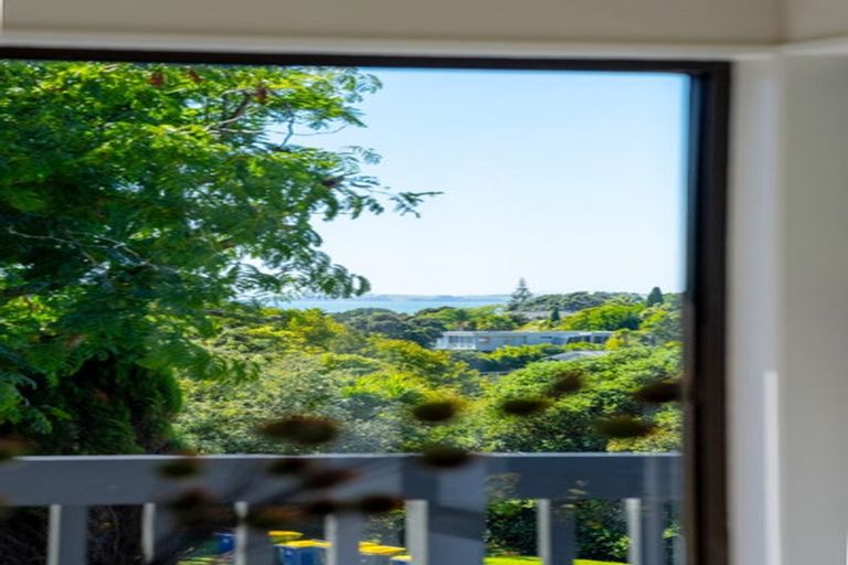 Photo of property in 2 Seaford Place, Murrays Bay, Auckland, 0630
