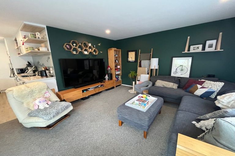 Photo of property in 8 Ruhanui Lane, Pakuranga Heights, Auckland, 2010