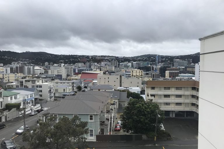 Photo of property in 8/1 Earls Terrace, Mount Victoria, Wellington, 6011